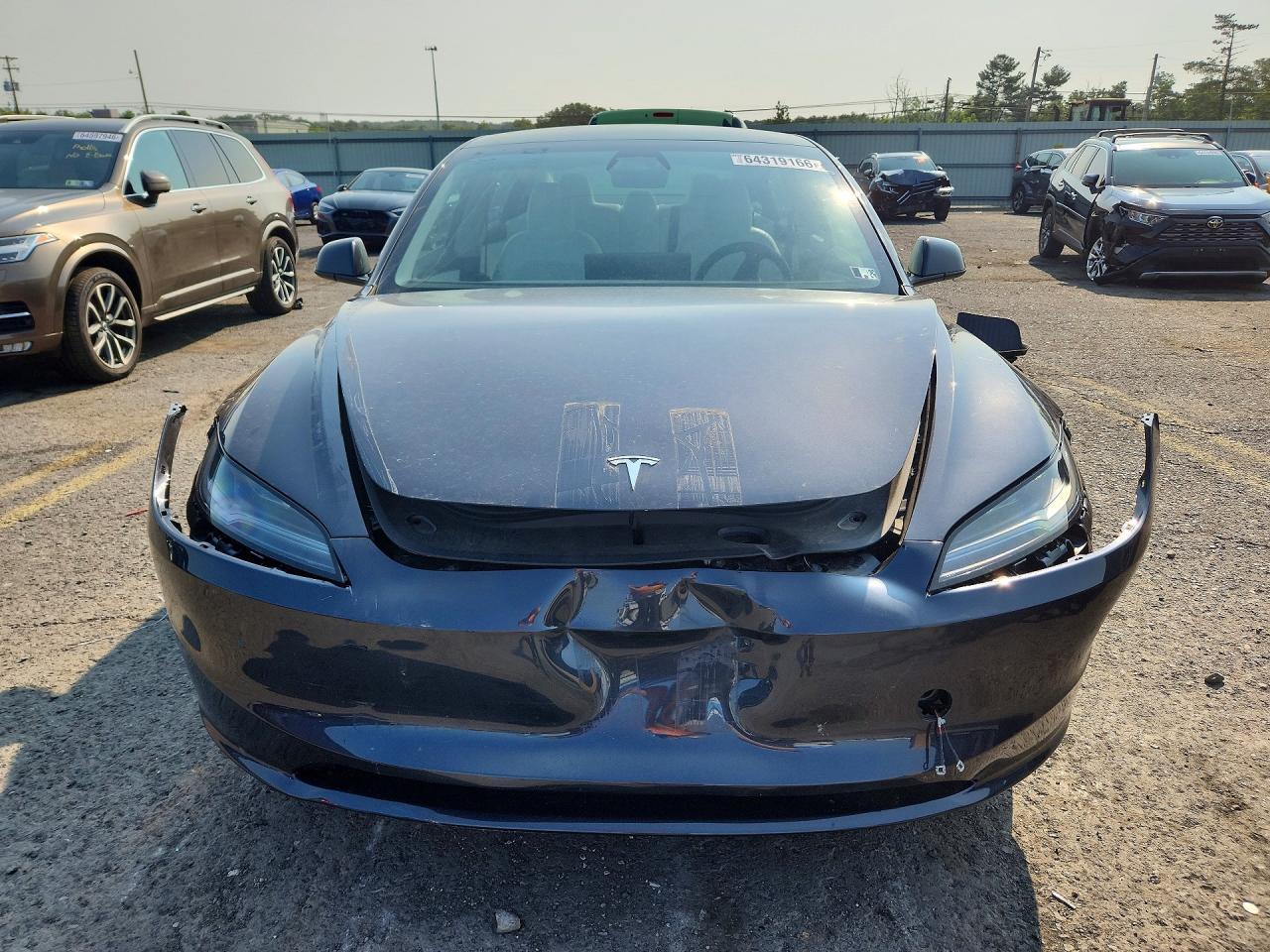 2025 Tesla Model 3 - Image 5
