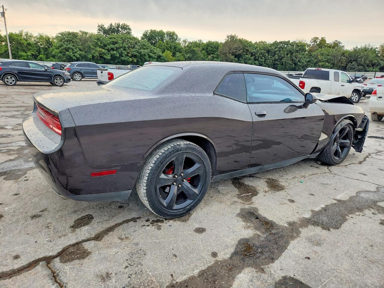 2013 Dodge Challenger Sxt - Image 3