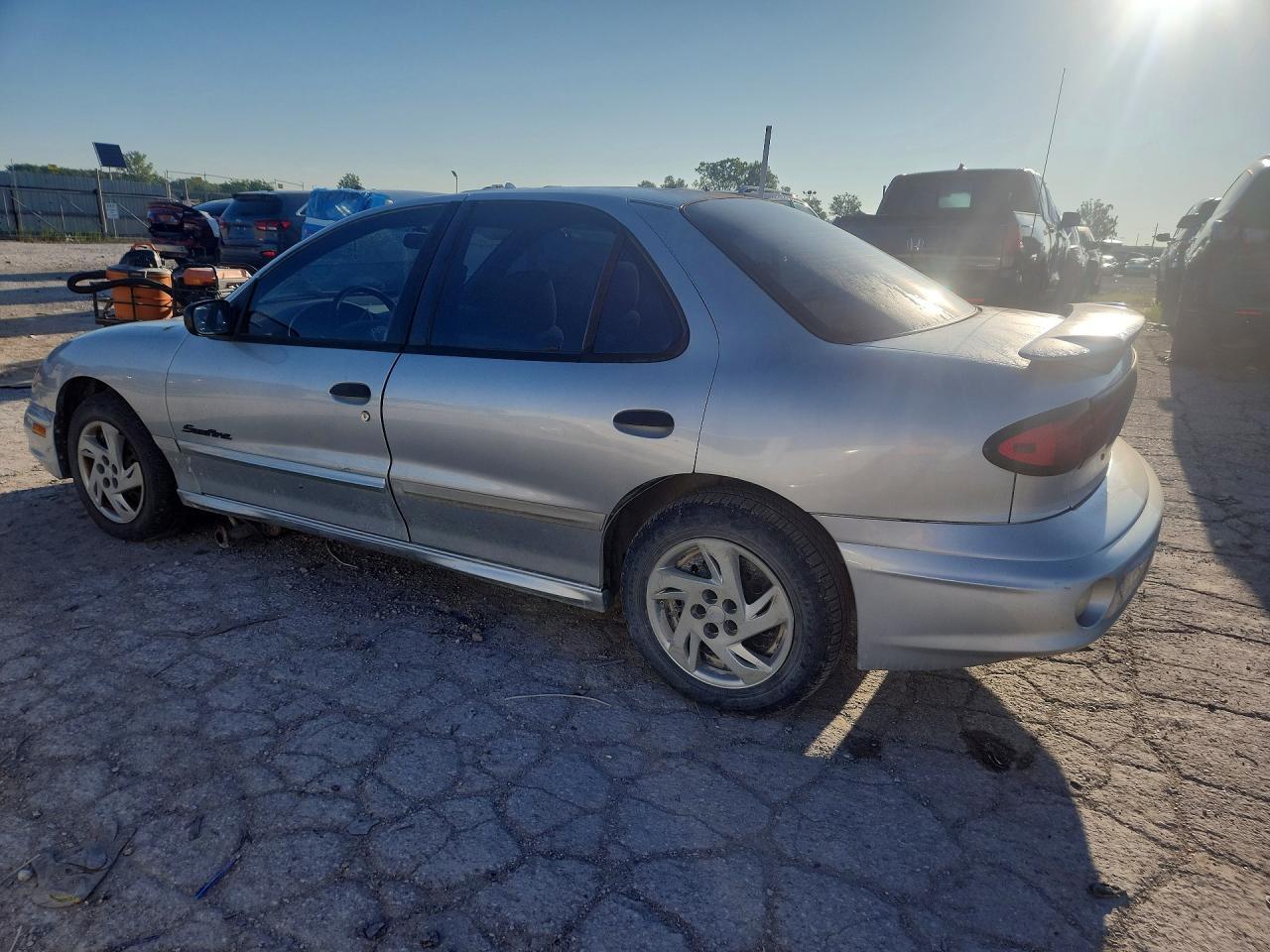 2000 Pontiac Sunfire Se - Фото 2