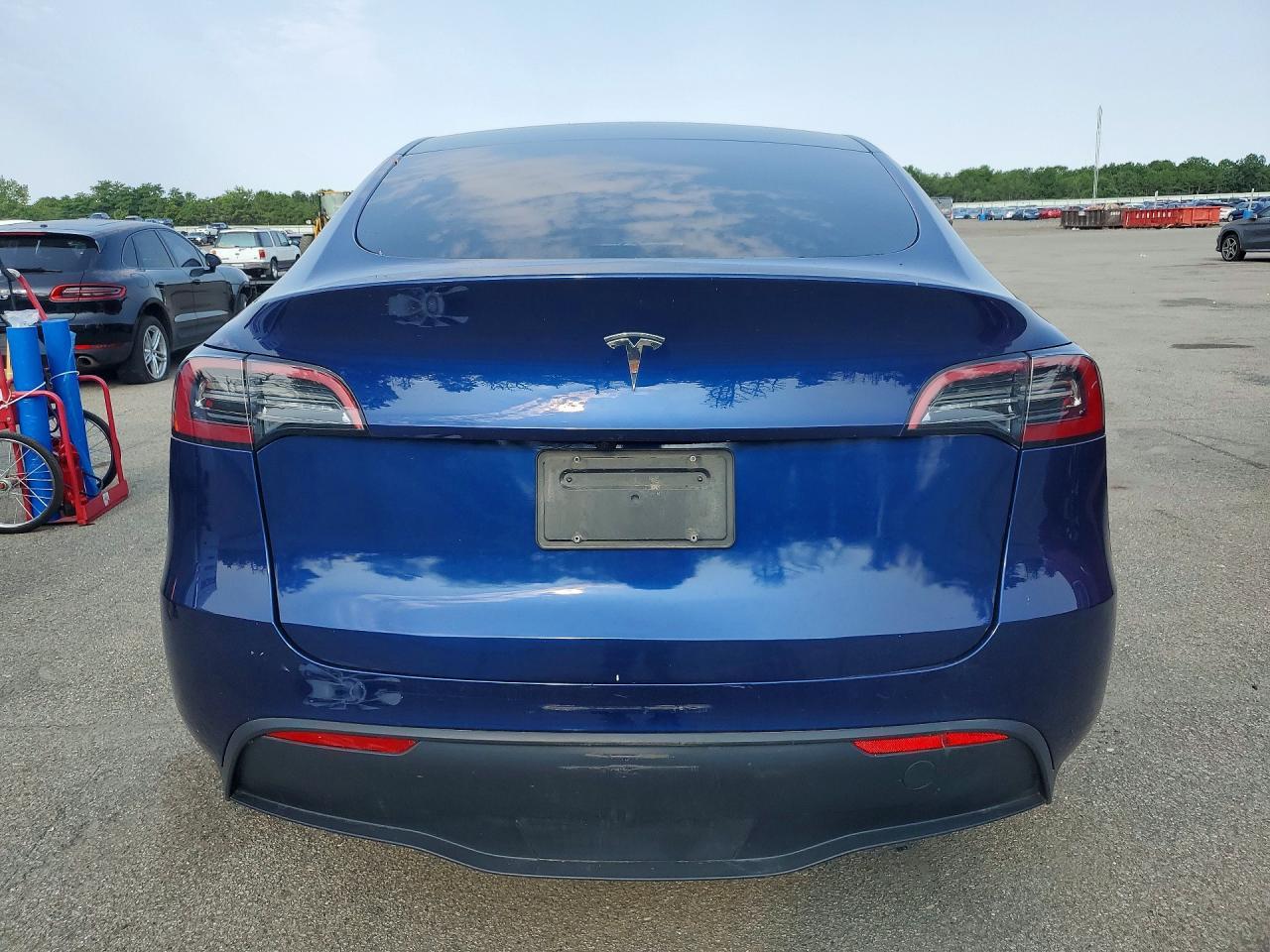 2023 Tesla Model Y - Фото 6