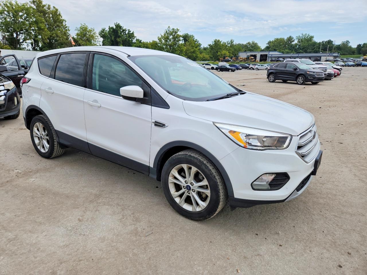 2017 Ford Escape Se - Фото 4