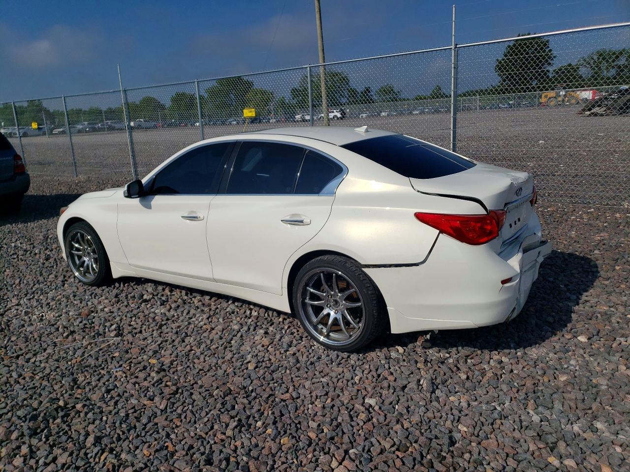 2015 Infiniti Q50 Premium - Фото 2