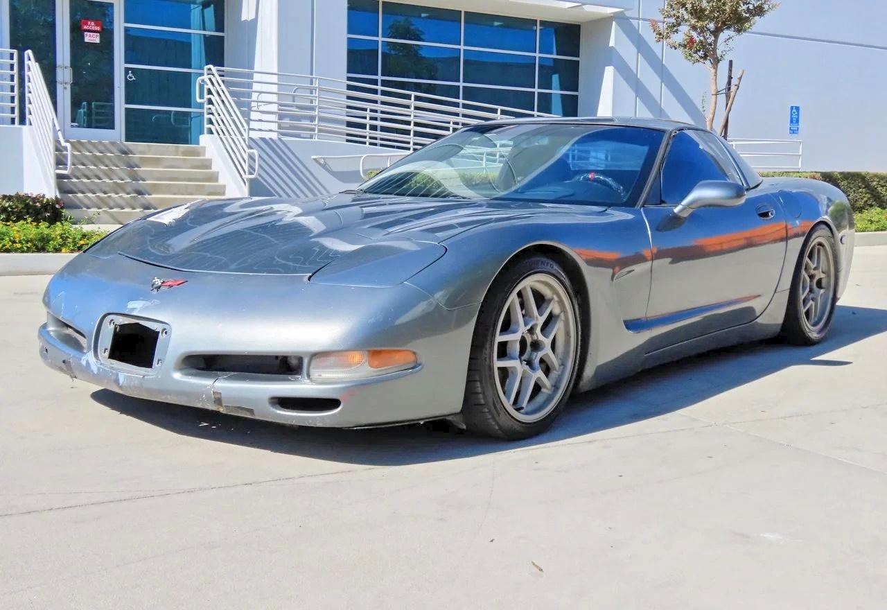 2004 Chevrolet Corvette - Image 2