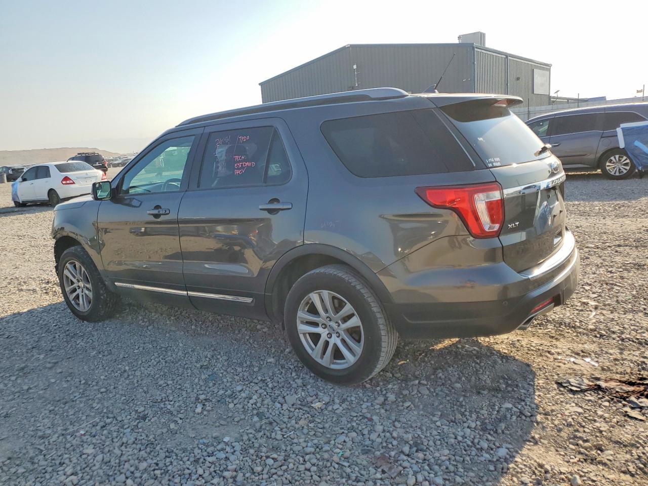 2018 Ford Explorer Xlt - Image 2