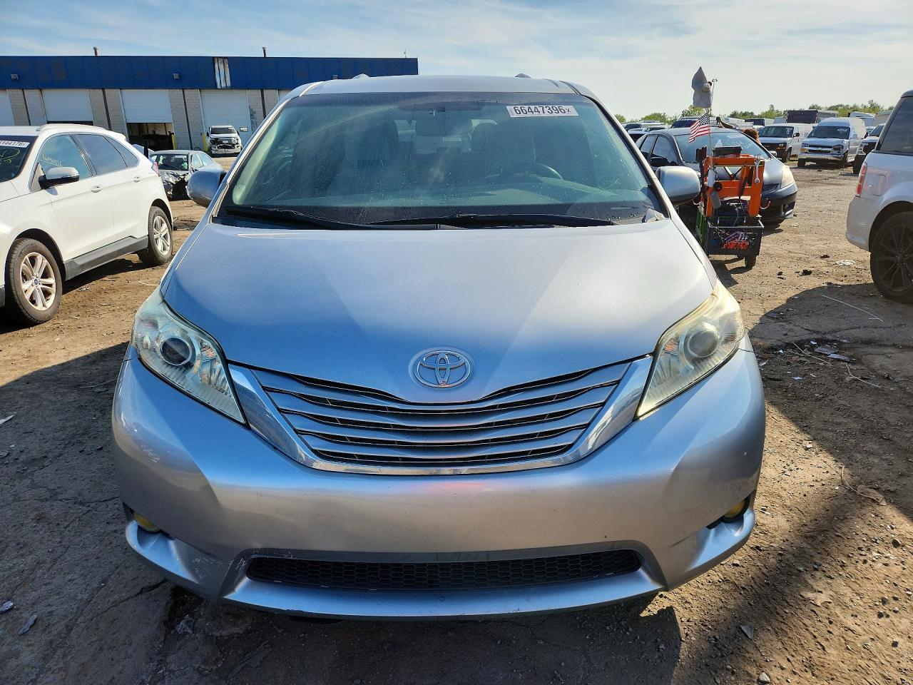 2015 Toyota Sienna Le - Фото 5