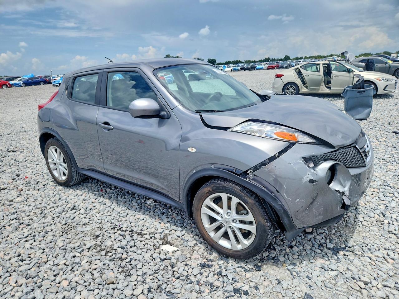 2014 Nissan Juke S - Image 4