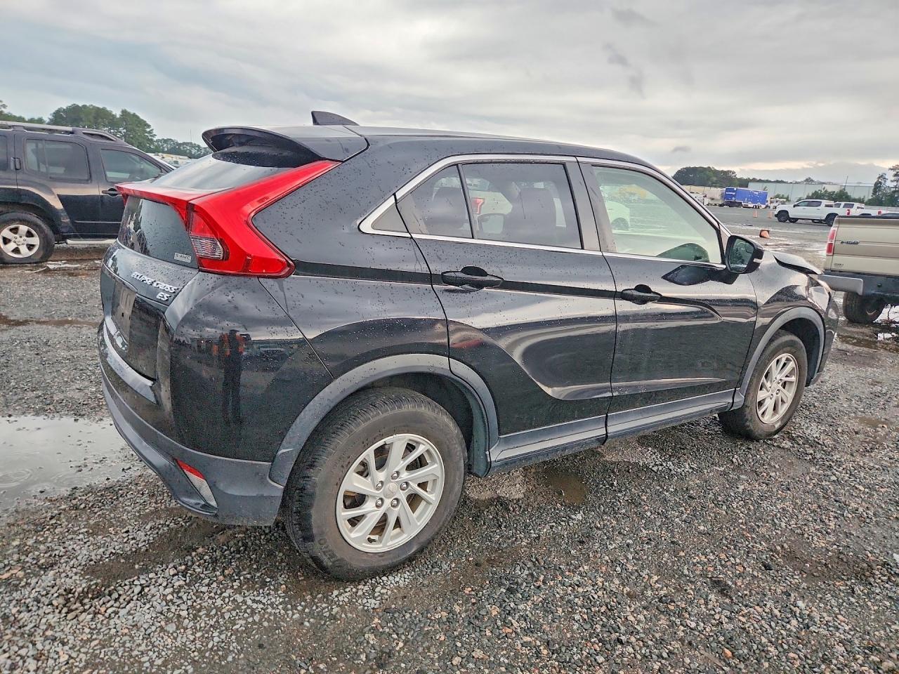 2019 Mitsubishi Eclipse Cross Es - Фото 3