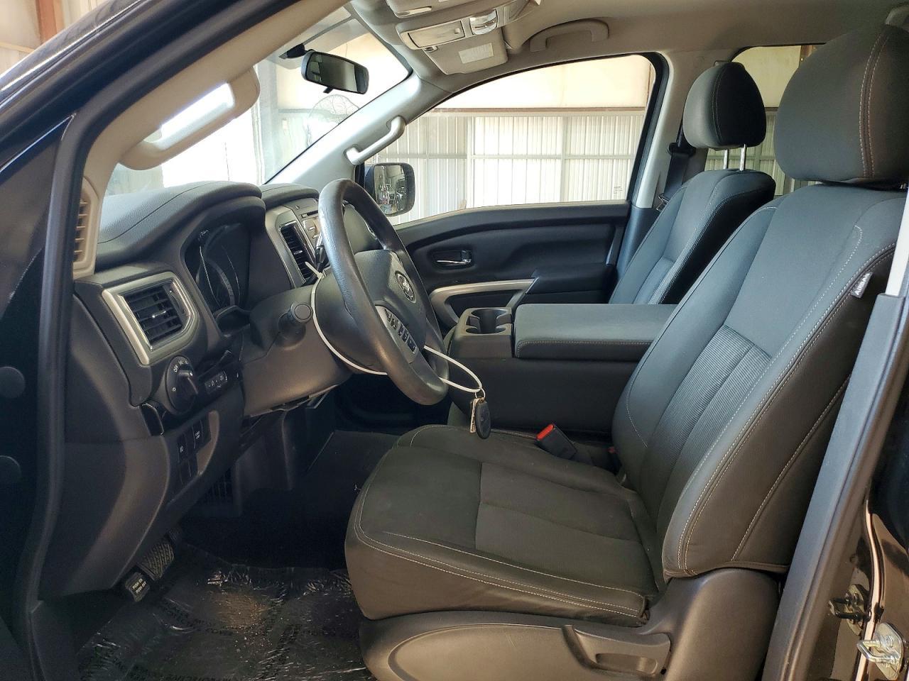 2017 Nissan Titan S - Фото 7