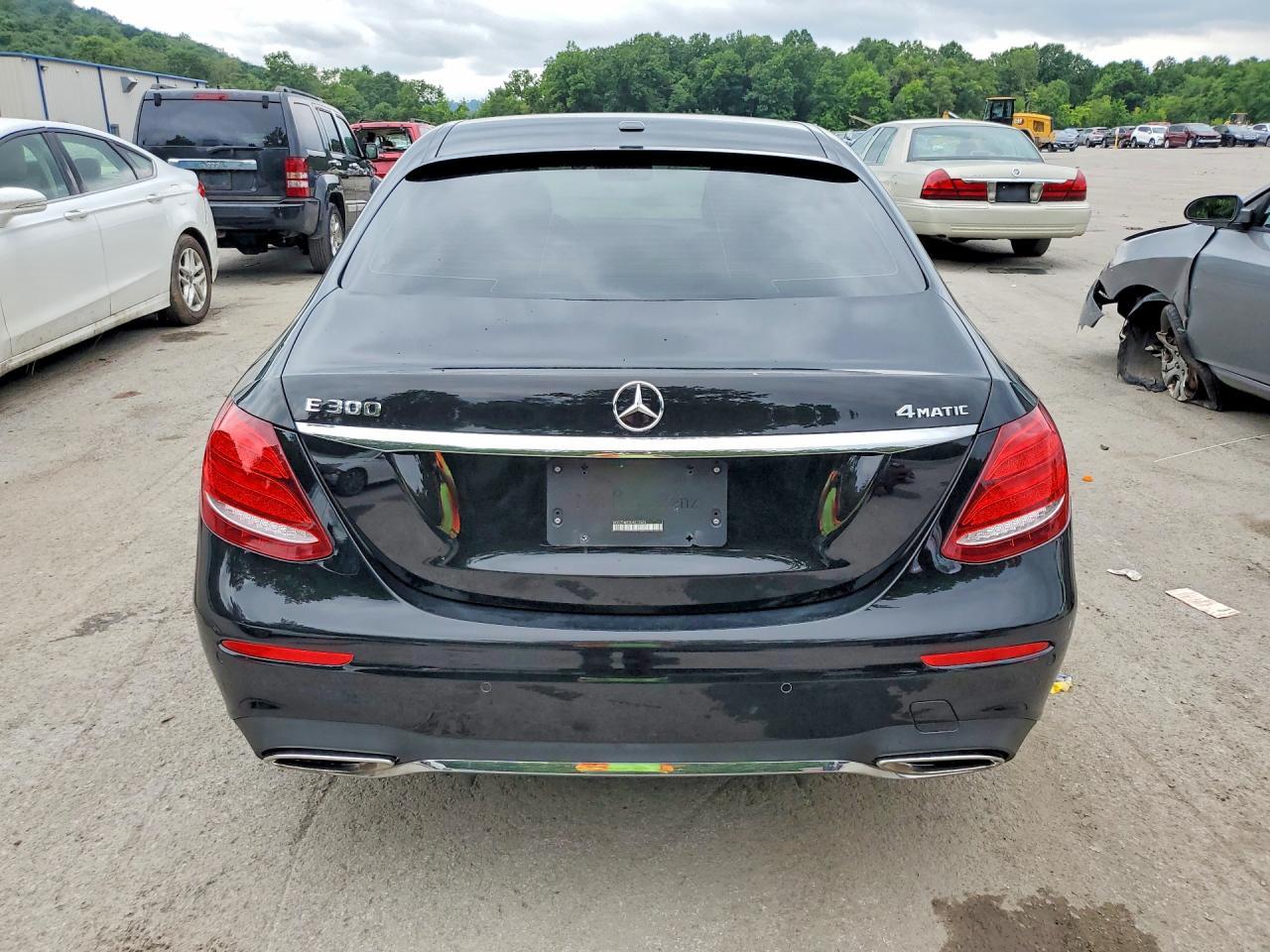 2017 Mercedes-Benz E 300 4Matic - Фото 6