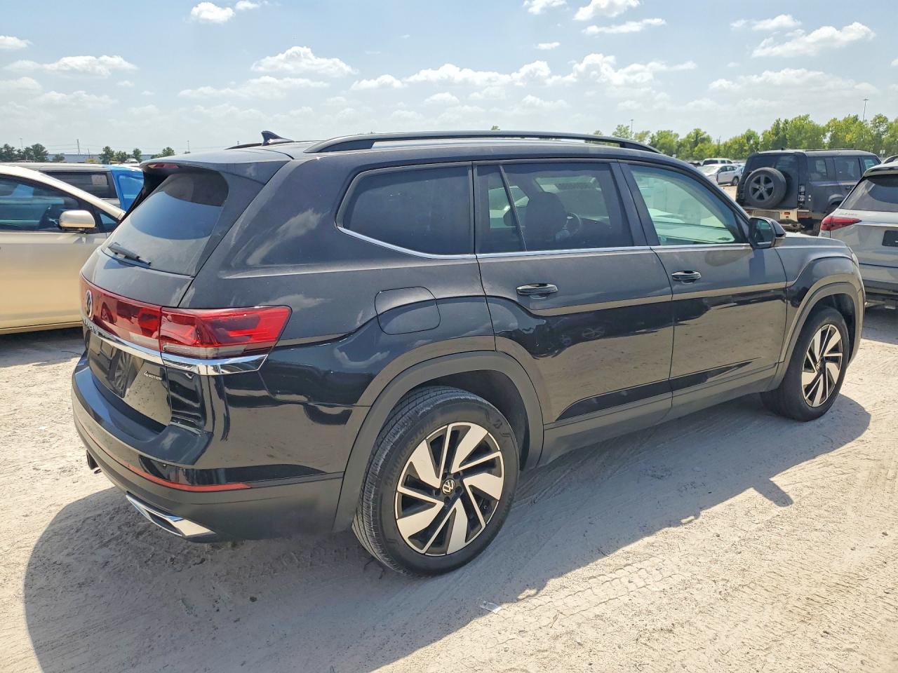2025 Volkswagen Atlas Se - Image 3