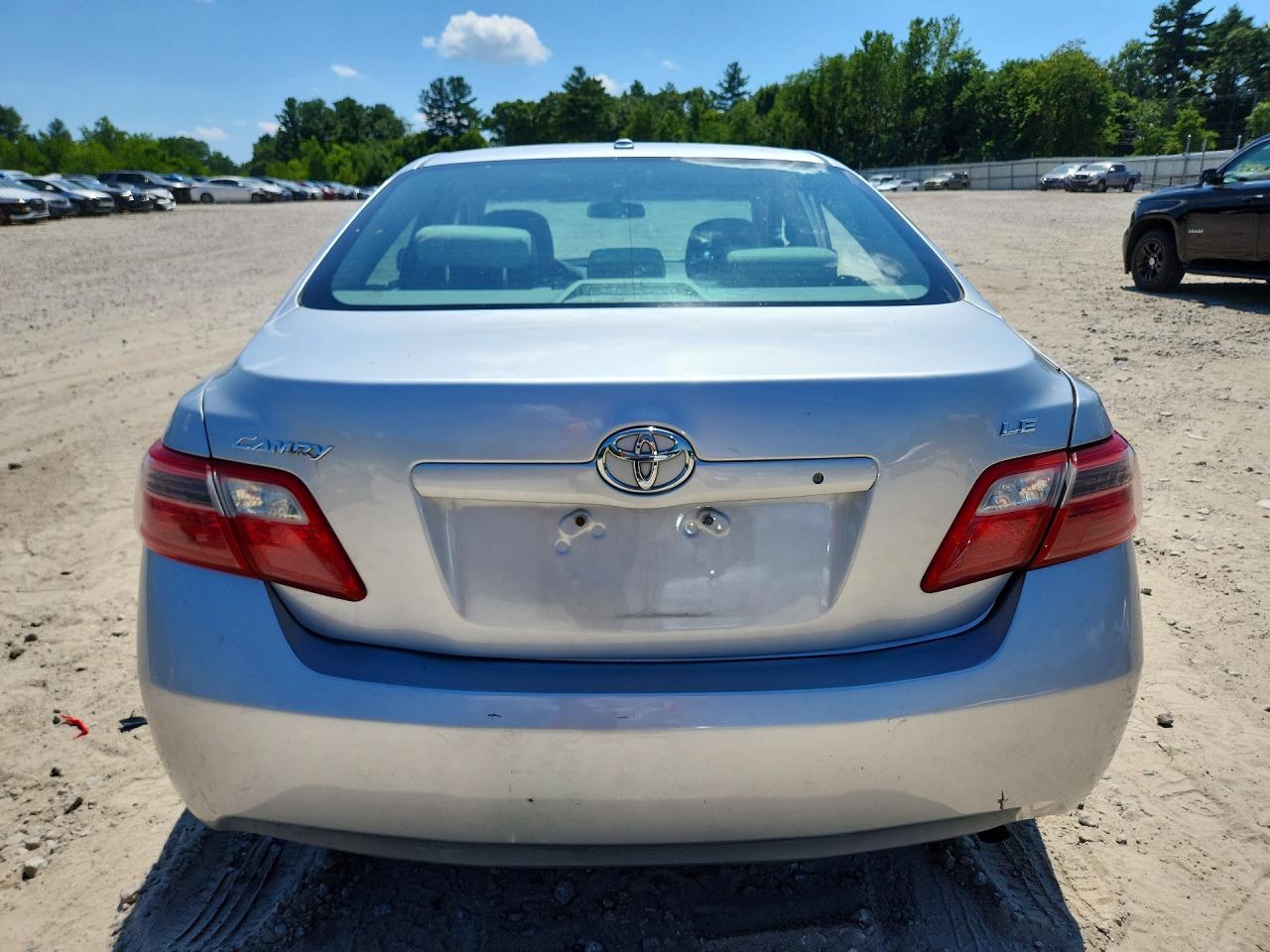2011 Toyota Camry Le - Фото 6
