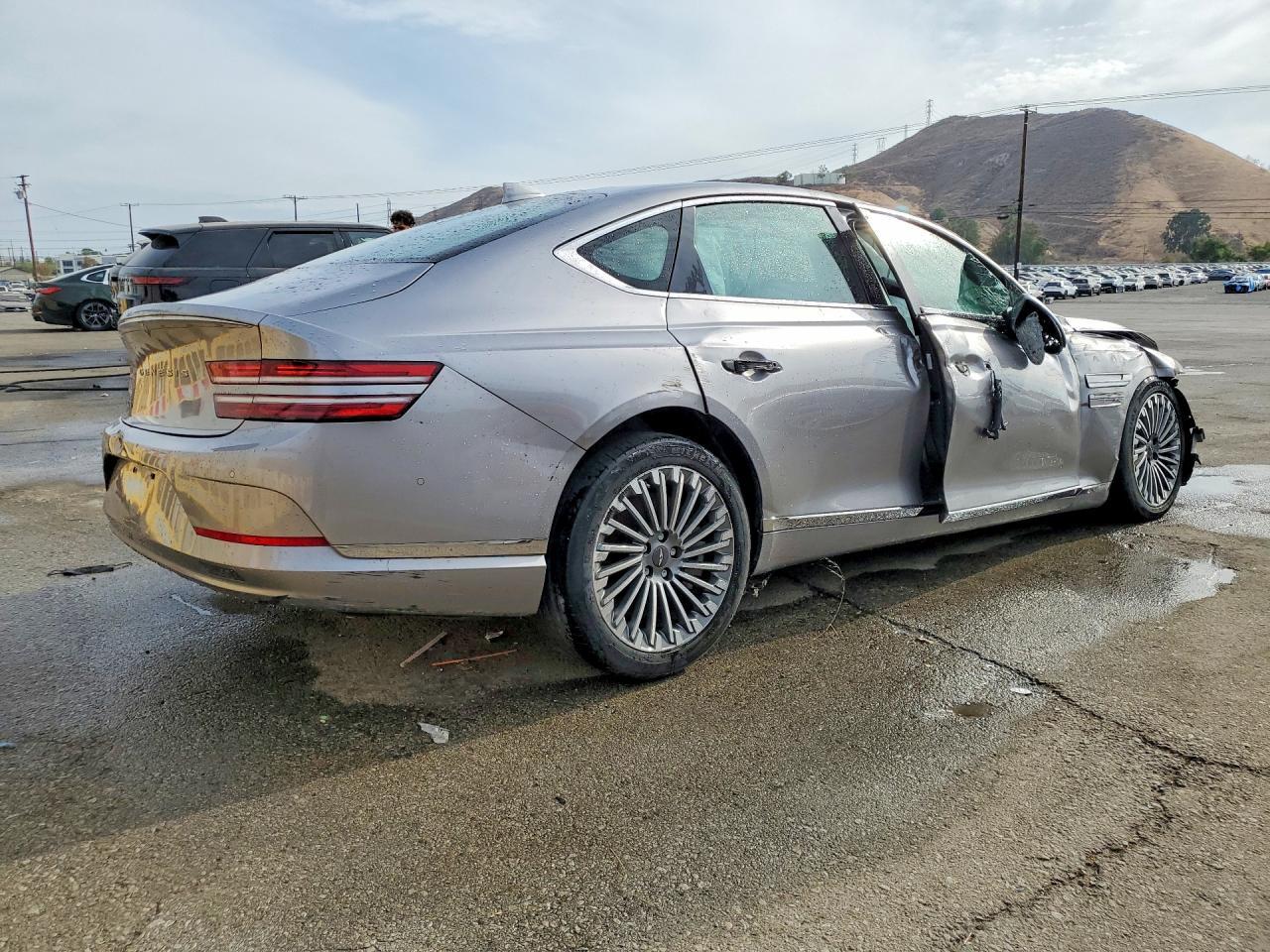 2023 Genesis G80 - Image 3