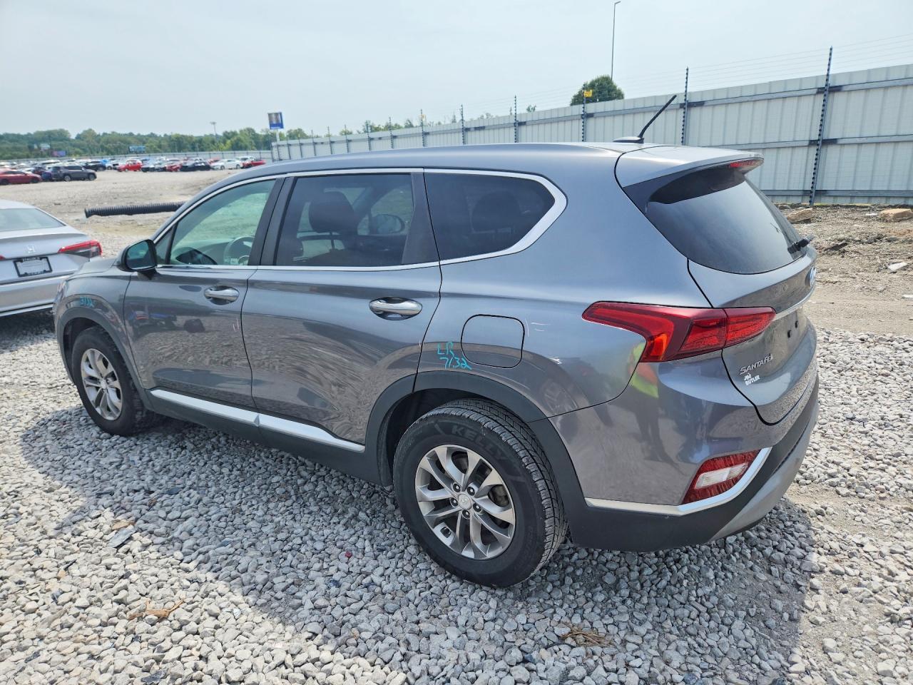 2019 Hyundai Santa Fe Se - Фото 2