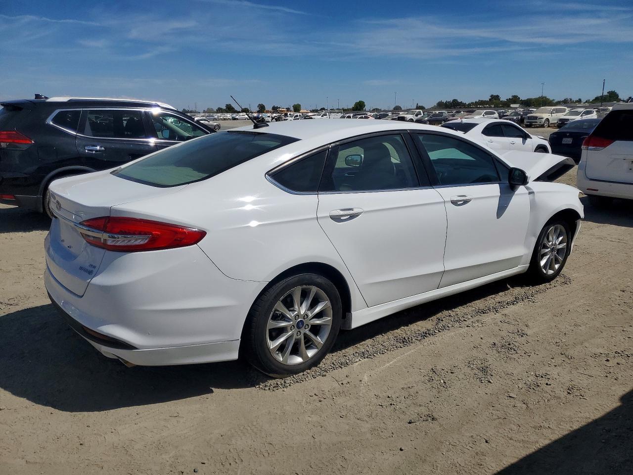 2017 Ford Fusion Se Hybrid - Image 3