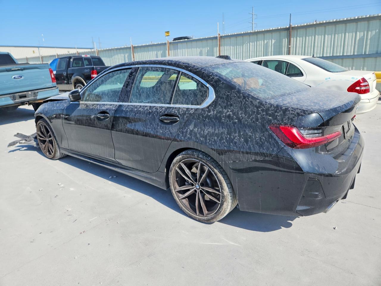 2024 BMW 330I - Фото 2