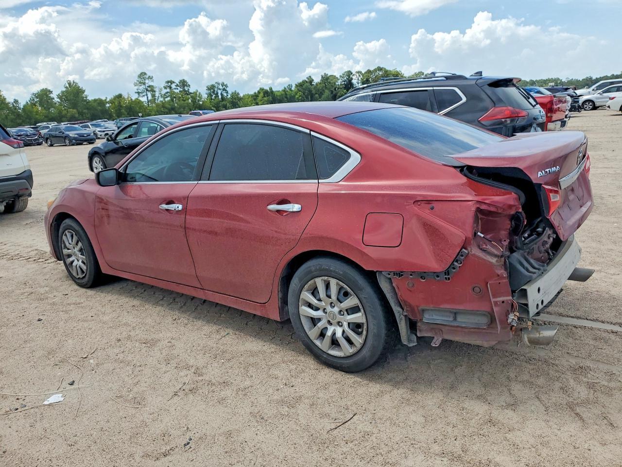 2016 Nissan Altima 2.5 S - Фото 2