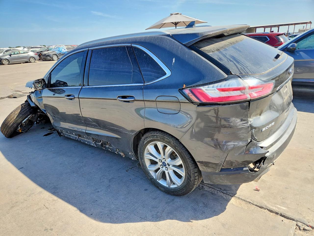 2019 Ford Edge Titanium - Фото 2