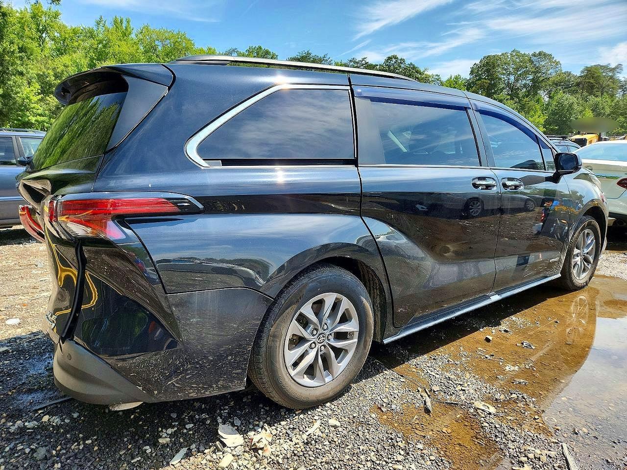 2021 Toyota Sienna Xle - Фото 3