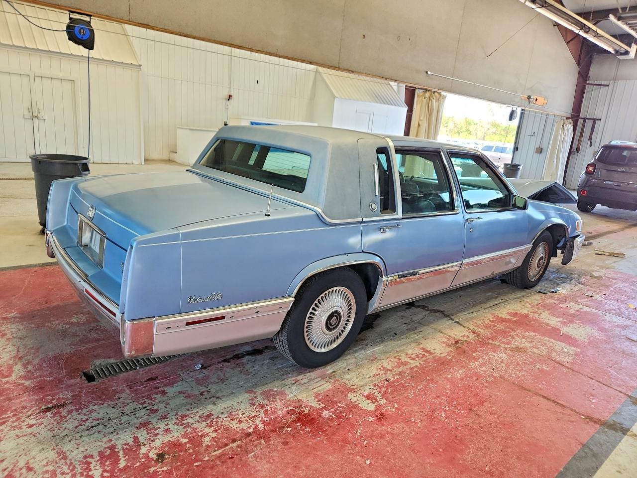 1992 Cadillac Deville - Фото 3