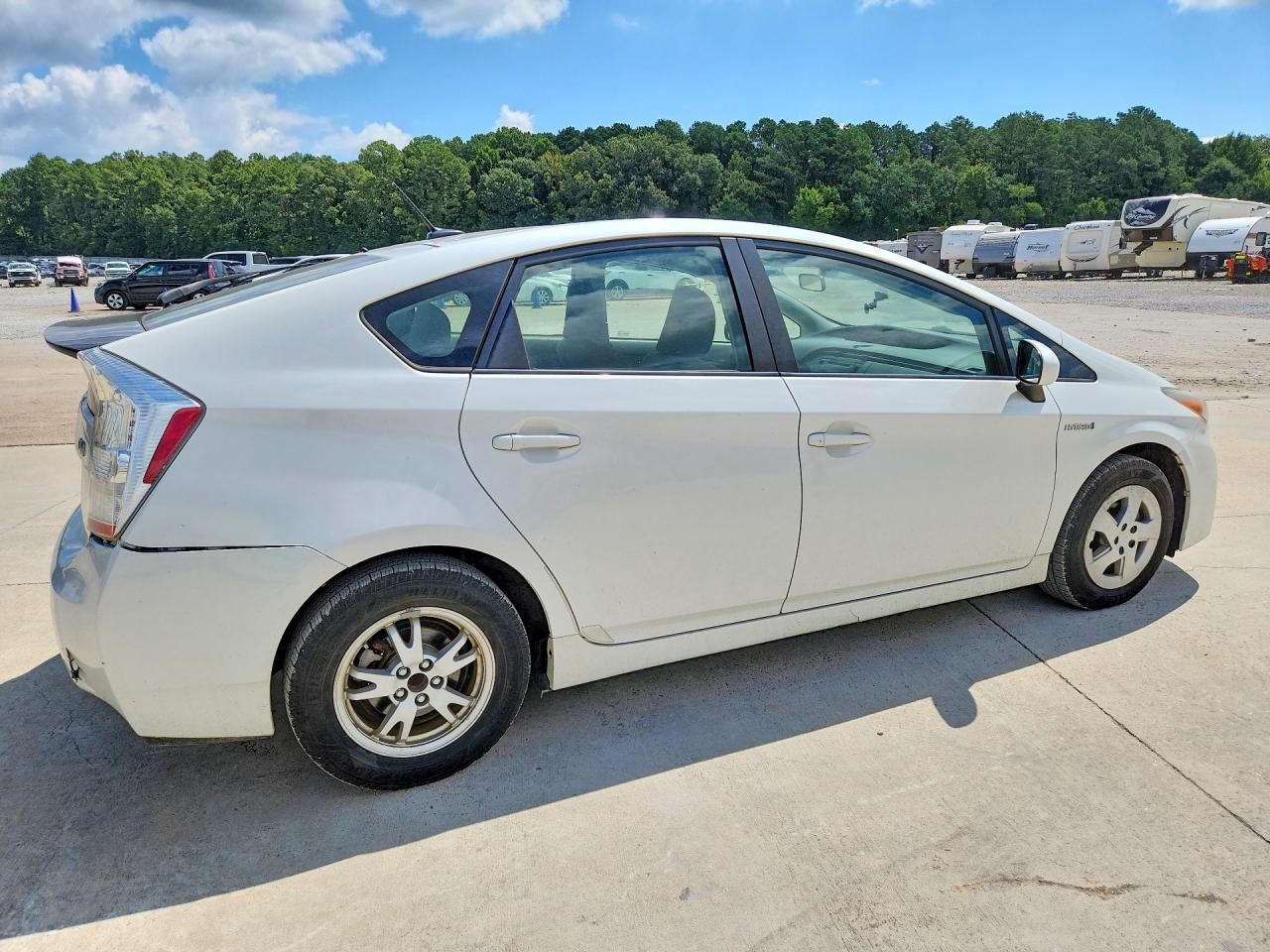 2011 Toyota Prius Two - Фото 3