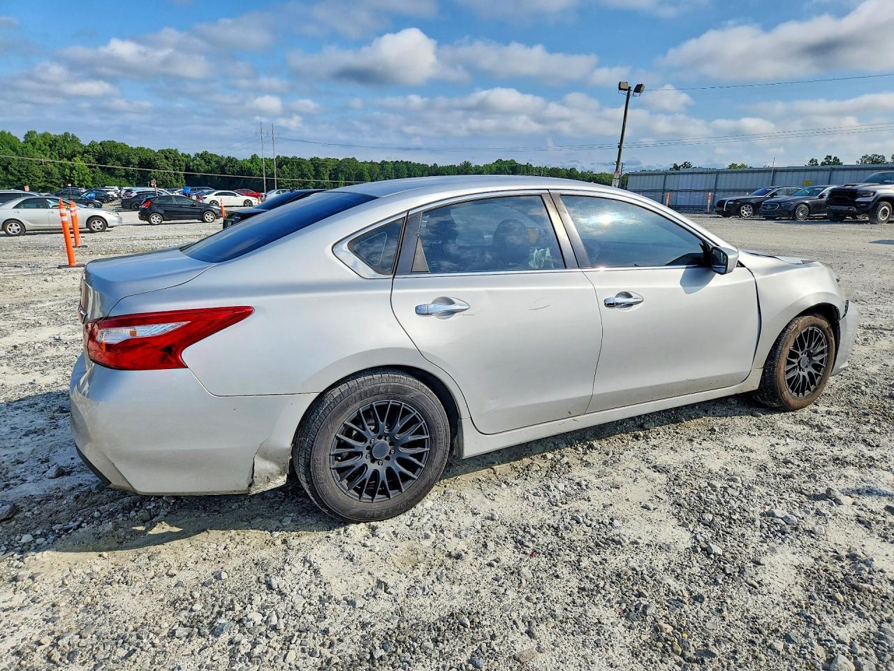 2017 Nissan Altima 2.5 S - Фото 3