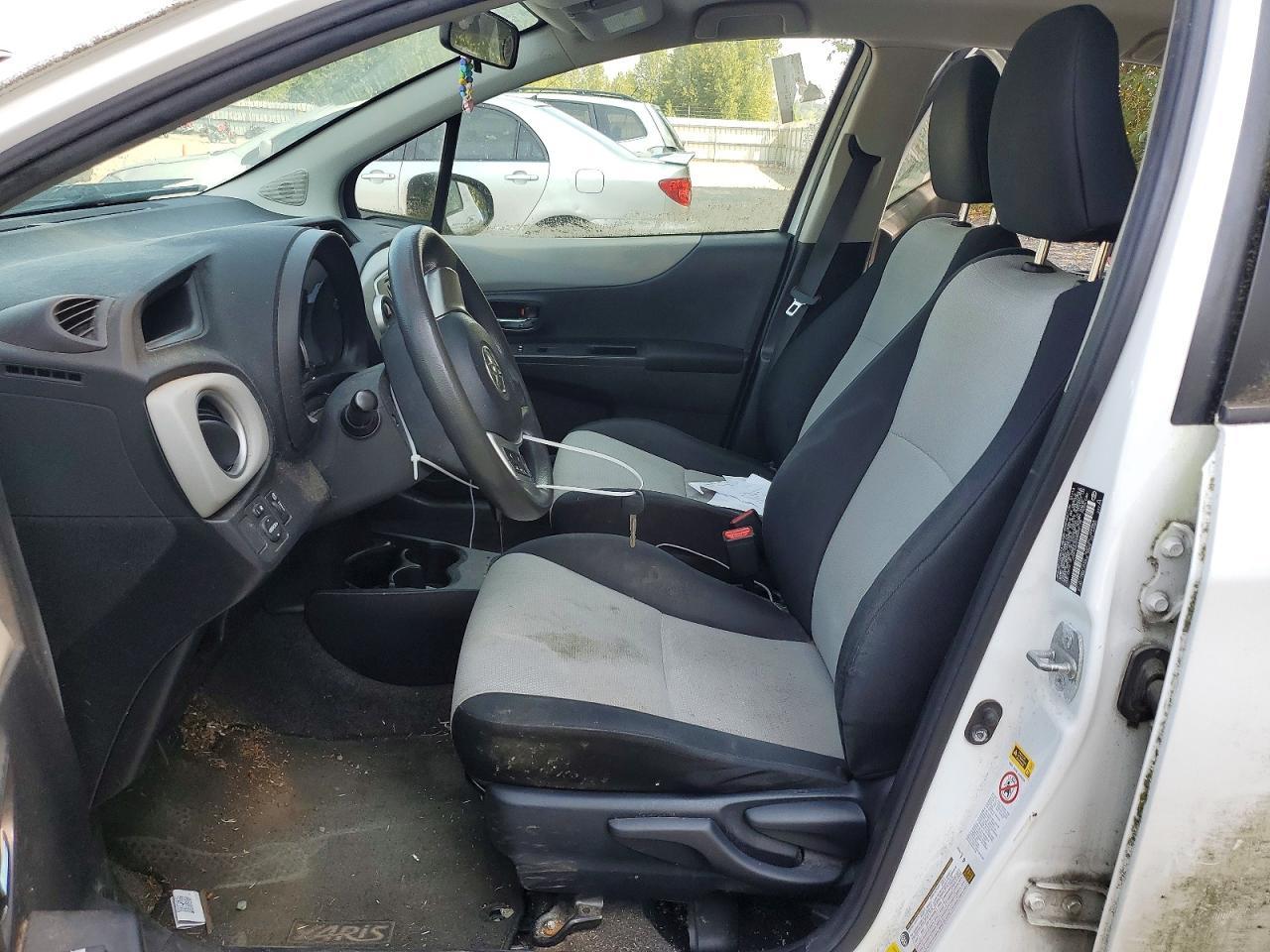 2013 Toyota Yaris 5-Door Le - Image 7