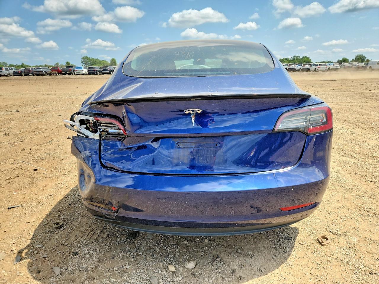 2022 Tesla Model 3 - Фото 6