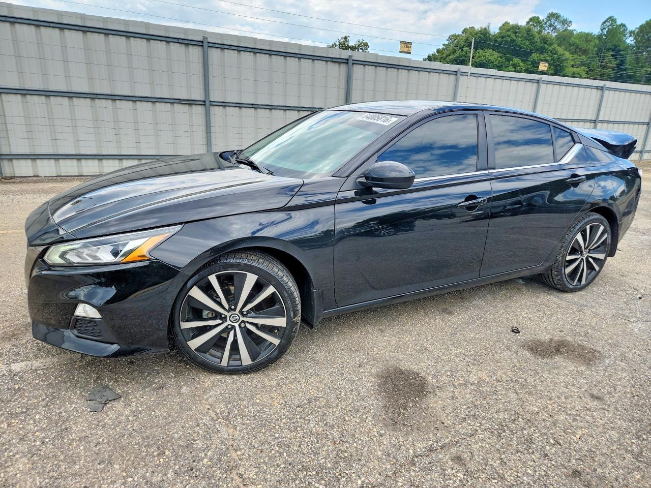 2022 Nissan Altima Sr