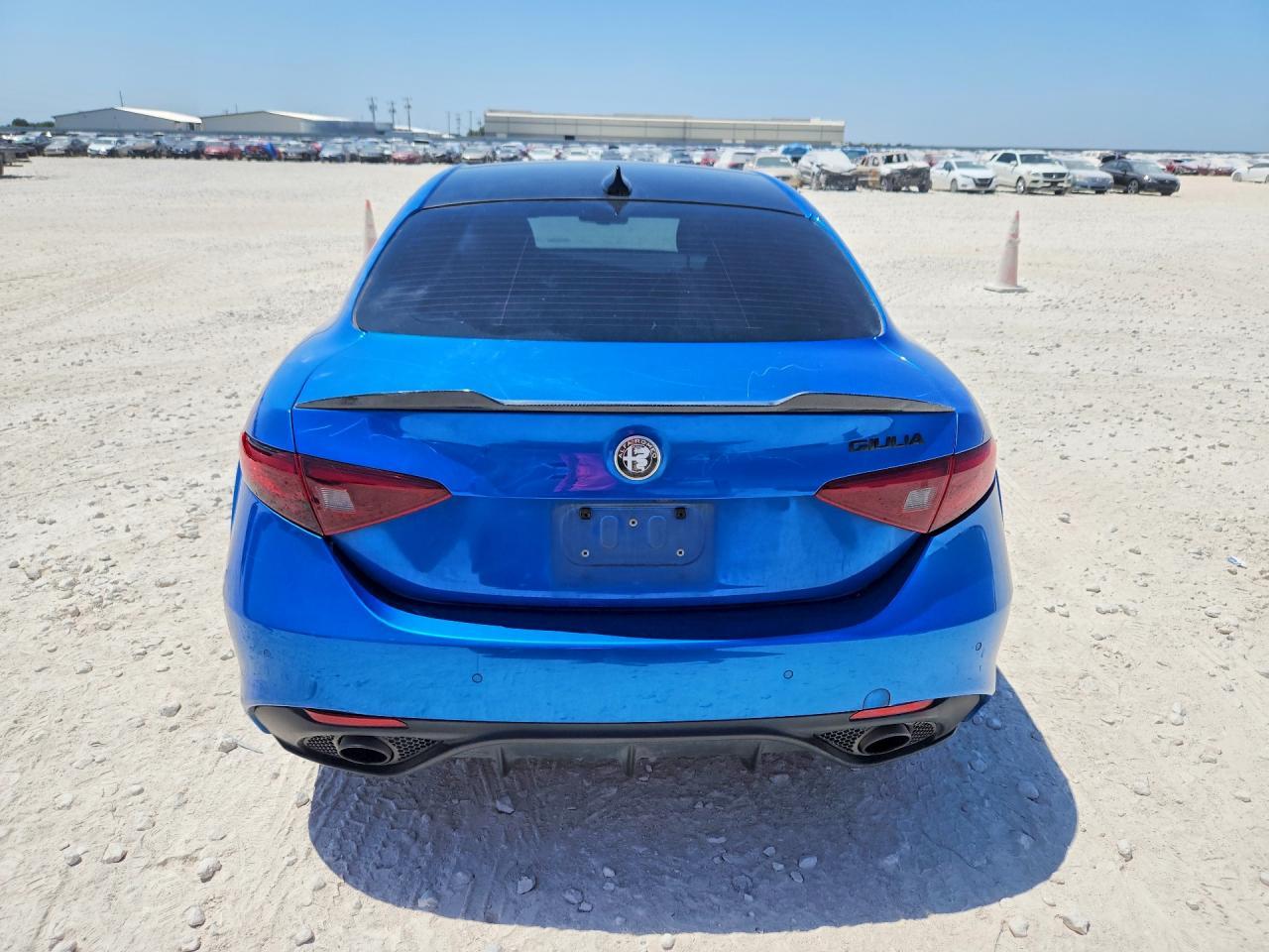 2019 Alfa Romeo Giulia Ti - Фото 6