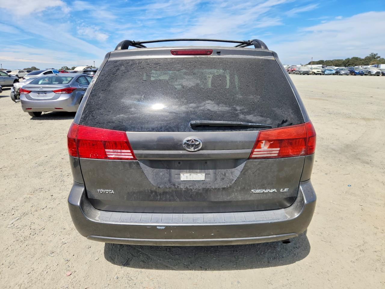 2004 Toyota Sienna Le 8 Passenger - Фото 6
