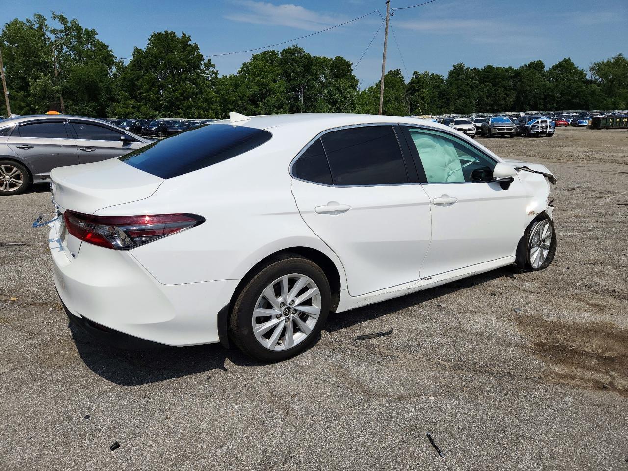 2024 Toyota Camry Le - Image 3