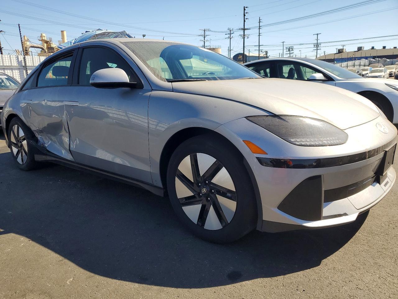 2025 Hyundai Ioniq 6 Se - Image 4