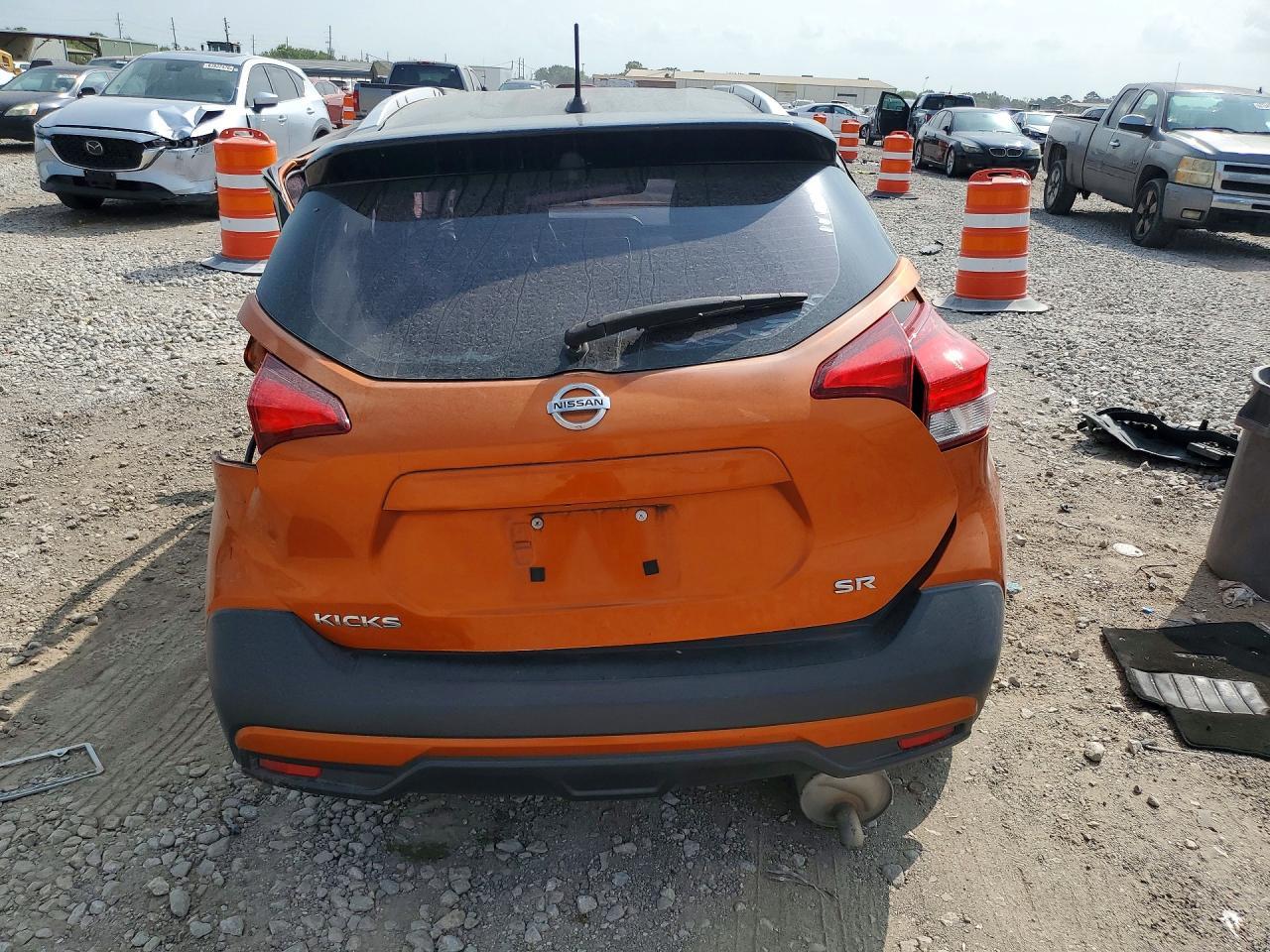 2019 Nissan Kicks Sr - Image 6