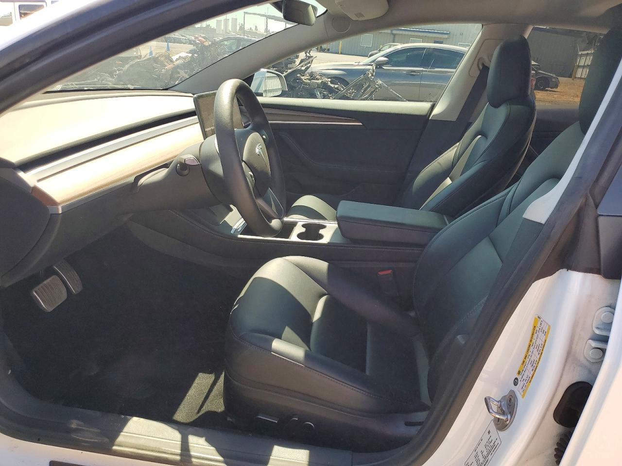 2022 Tesla Model 3 - Image 7