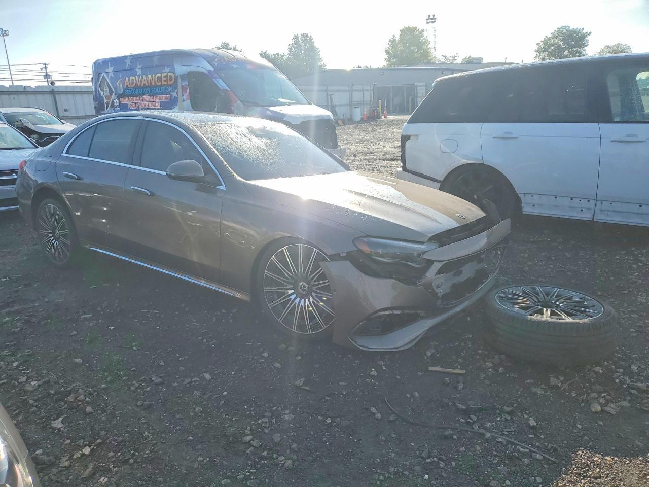 2025 Mercedes-Benz E 350 4Matic - Image 4