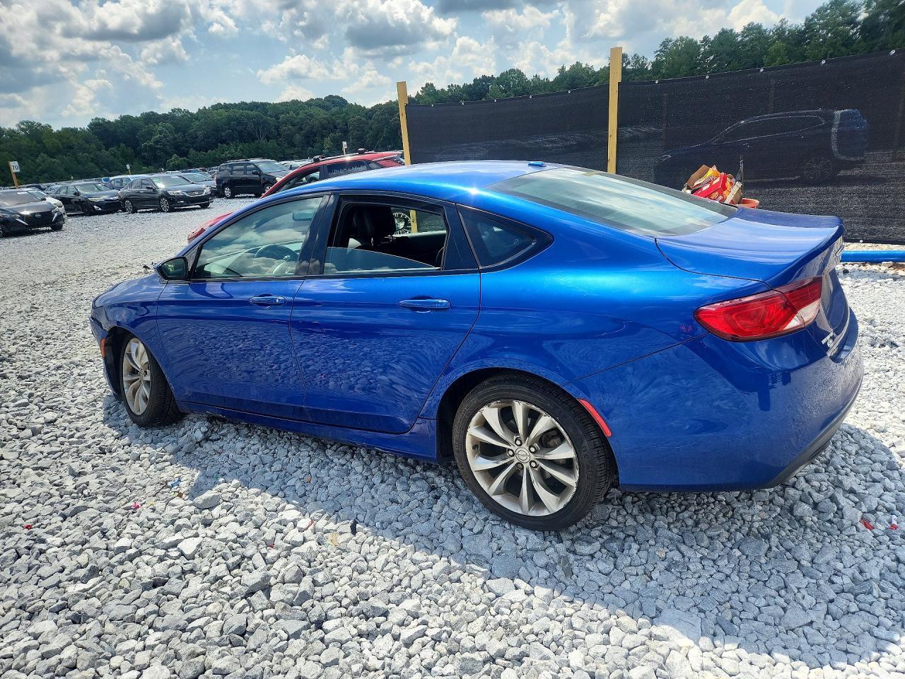 2015 Chrysler 200 S - Фото 2