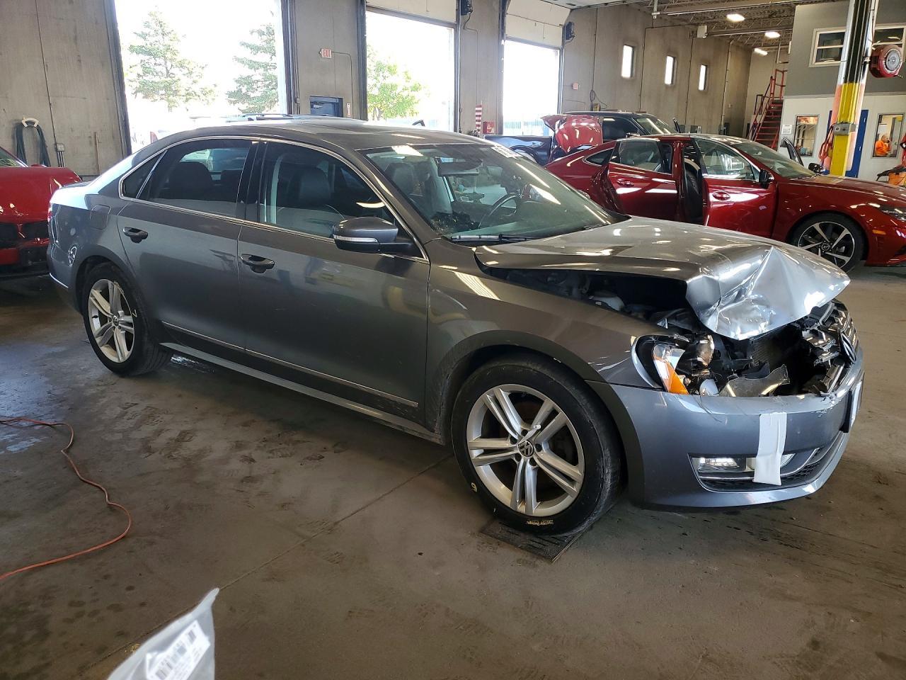 2015 Volkswagen Passat Sel - Фото 4