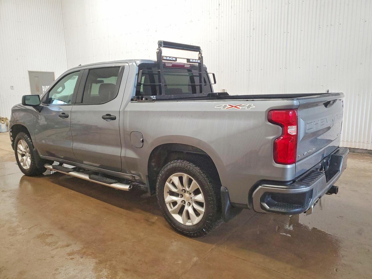 2021 Chevrolet Silverado K1500 Custom - Фото 2