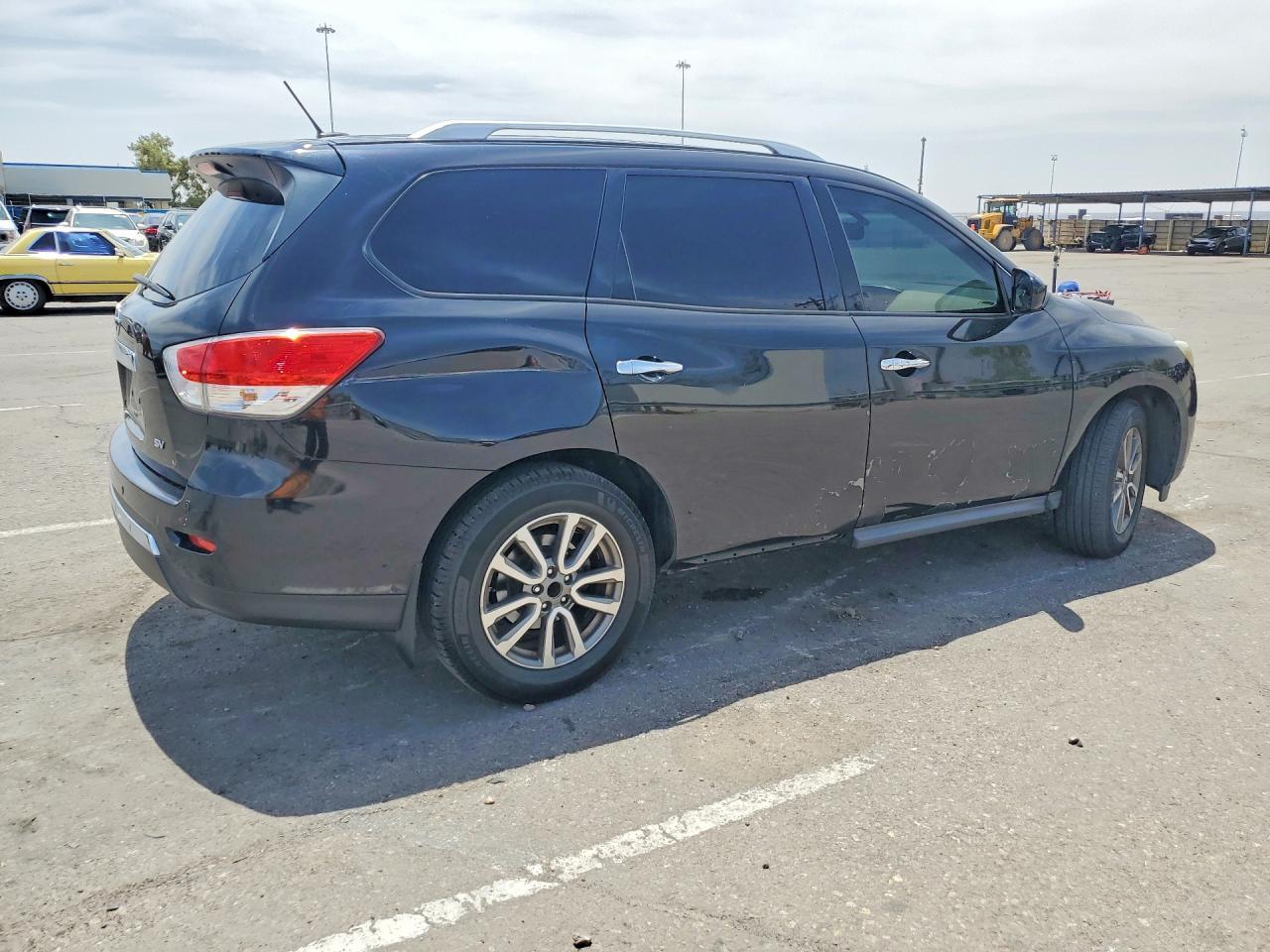 2015 Nissan Pathfinder Sv - Image 3