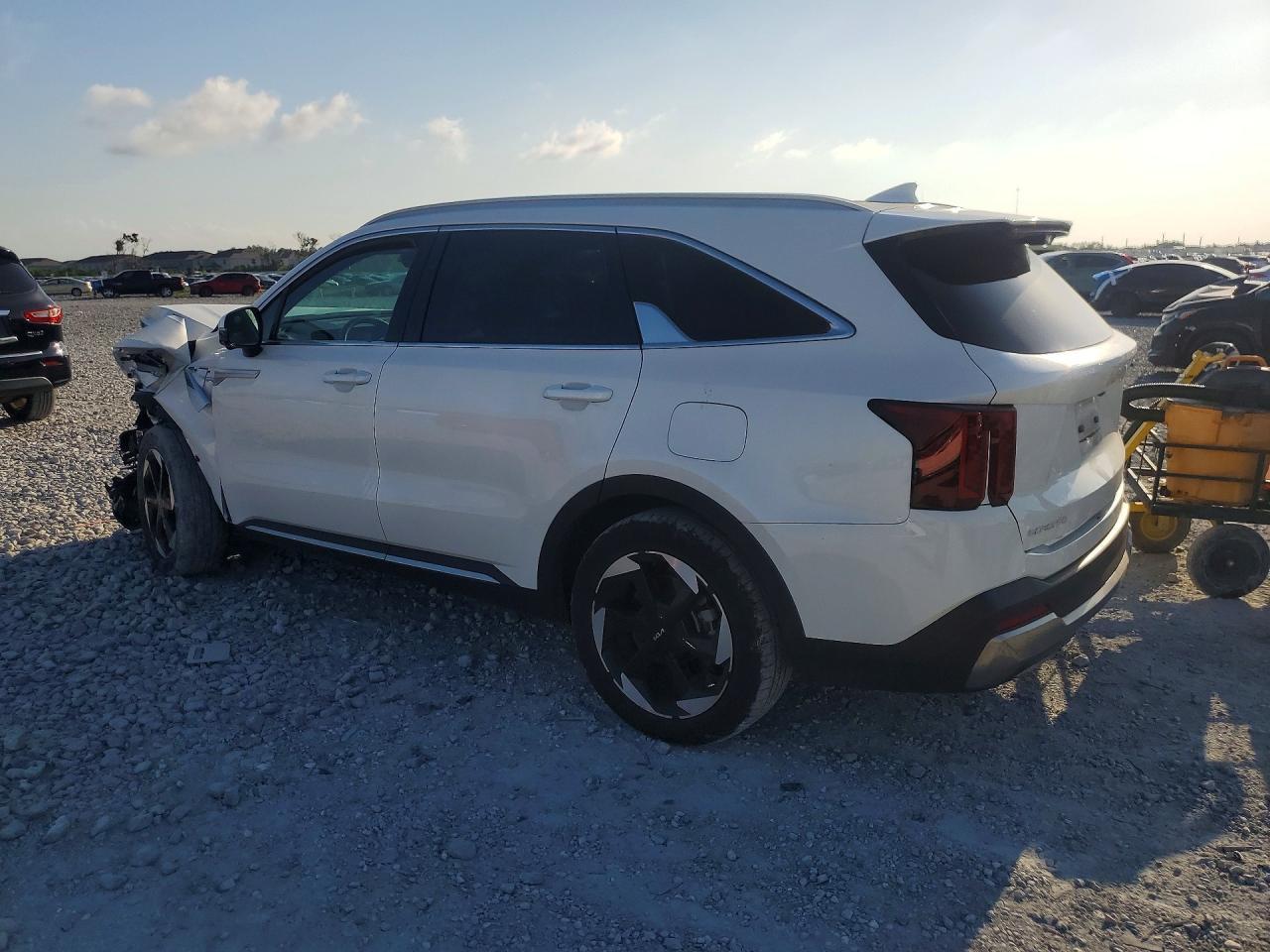 2025 Kia Sorento Sxp - Image 2