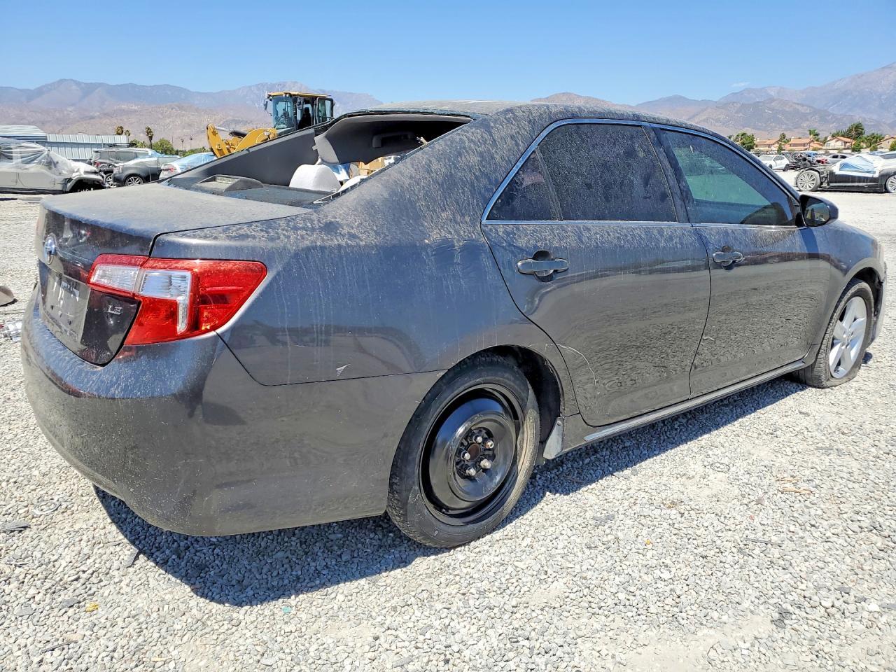 2012 Toyota Camry Le - Фото 3