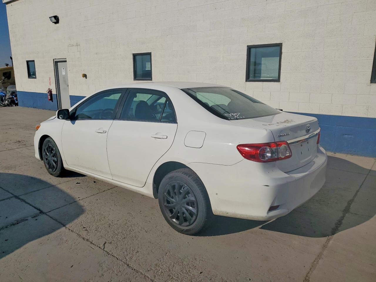 2013 Toyota Corolla Le - Фото 2