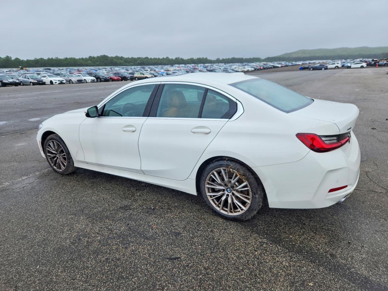 2024 BMW 330Xi - Image 2