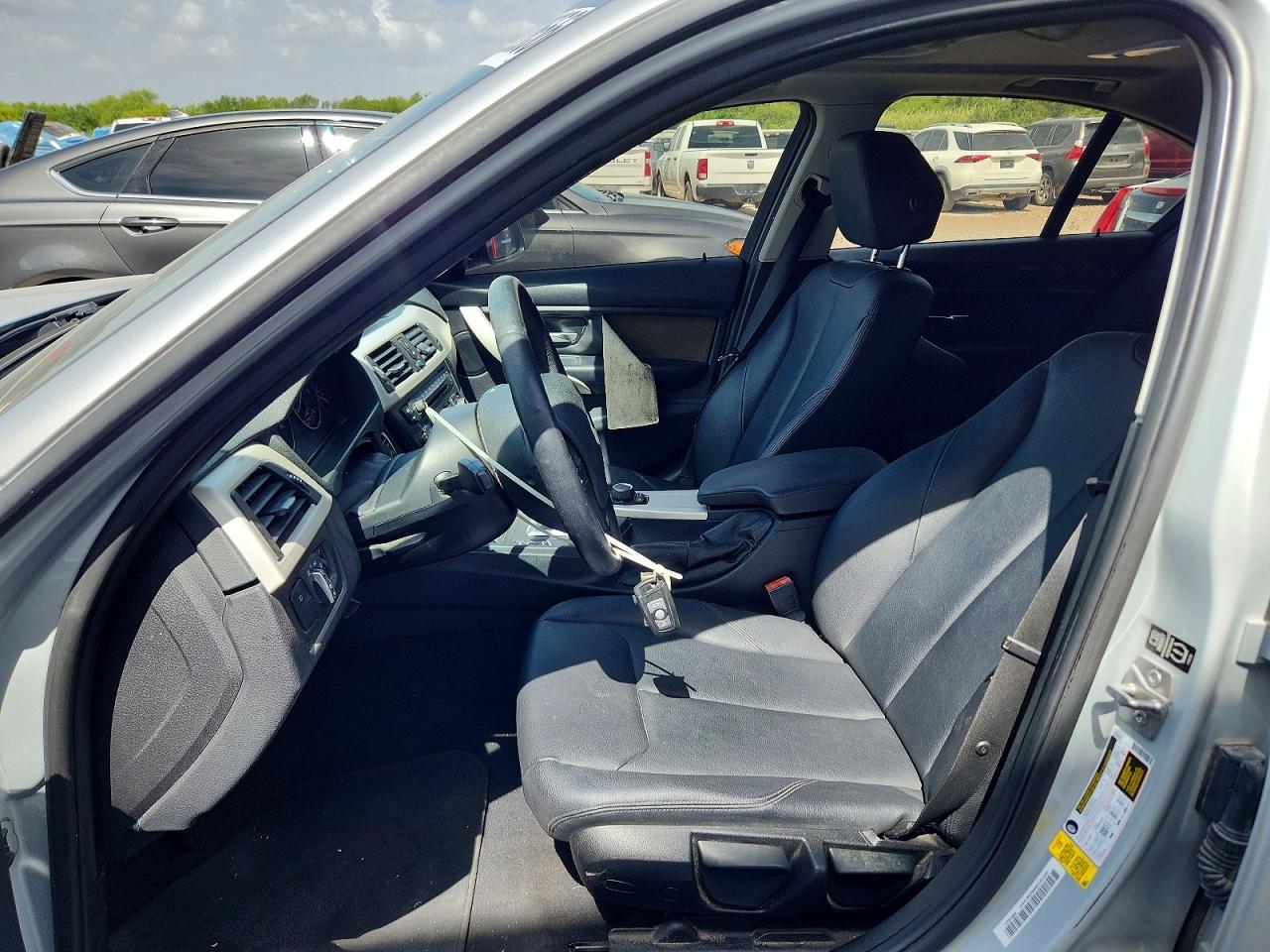 2014 BMW 320 I - Image 7