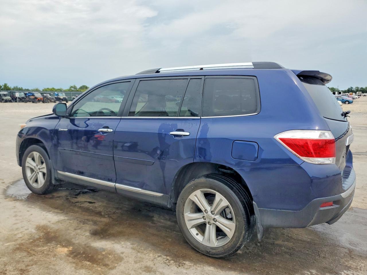 2013 Toyota Highlander Limited - Фото 2