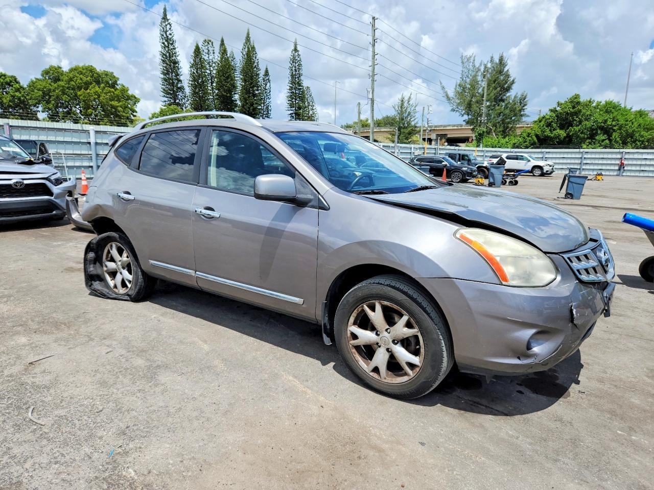 2011 Nissan Rogue S - Image 4