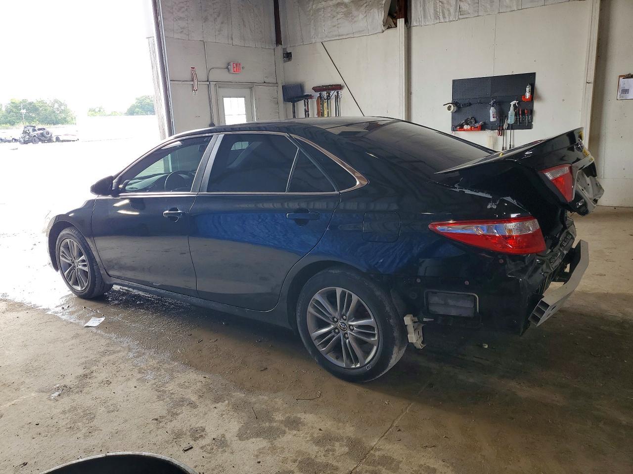 2015 Toyota Camry Se - Image 2