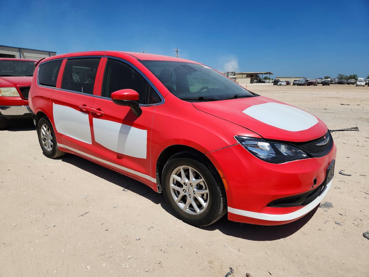 2023 Chrysler Voyager Lx - Image 4