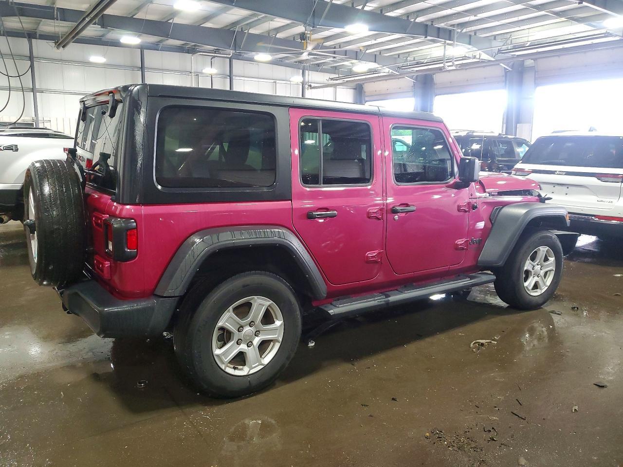 2021 Jeep Wrangler Unlimited Sport - Фото 3