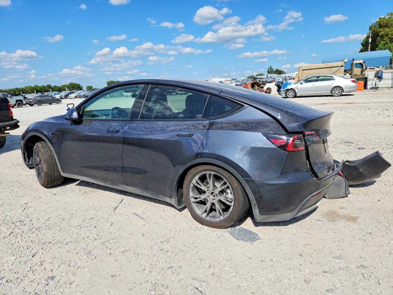 2025 Tesla Model Y - Image 2